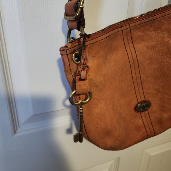 Fossil Leather crossbody bag in Saddle - Picture 3 of 9